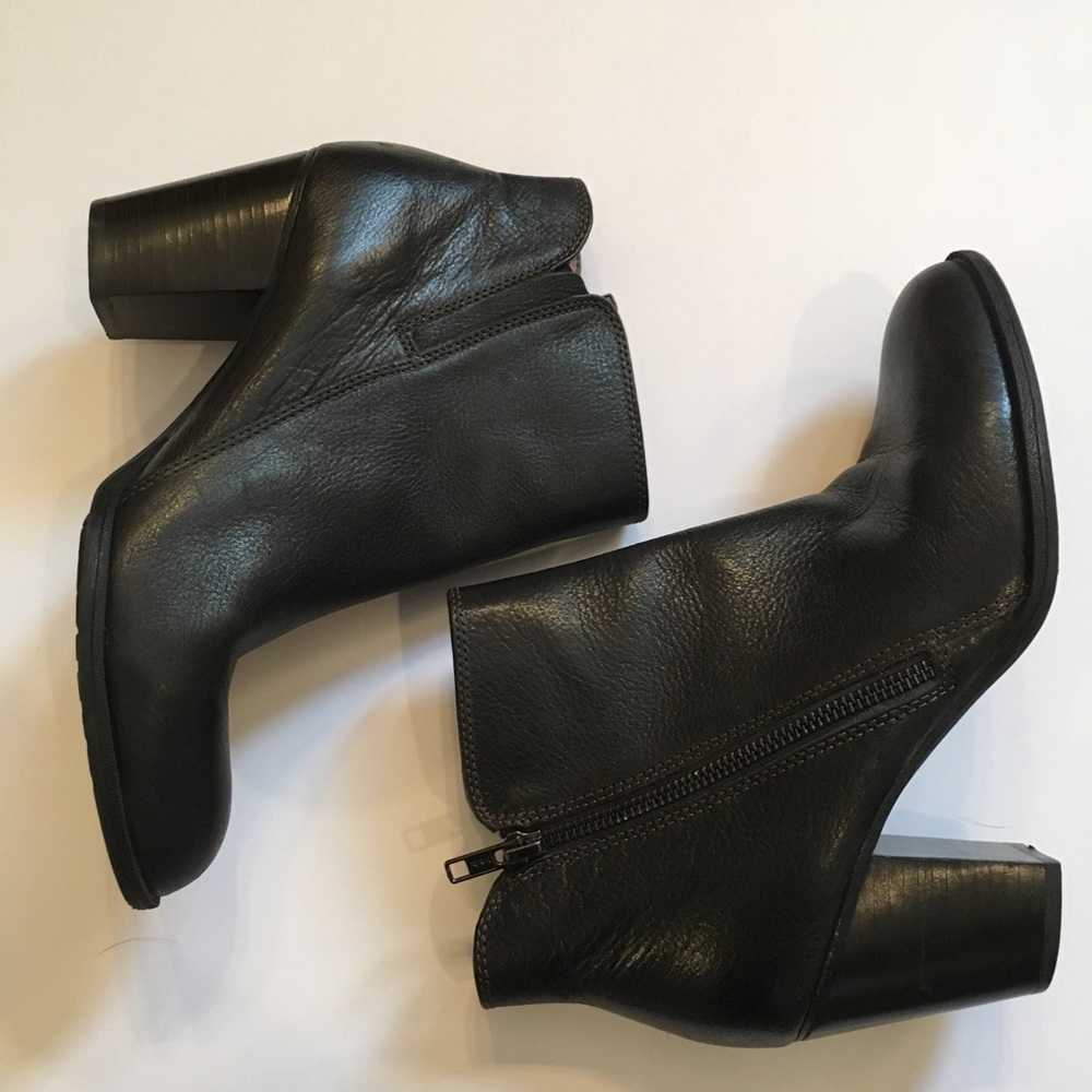 Söfft Heeled Booties Sz 9